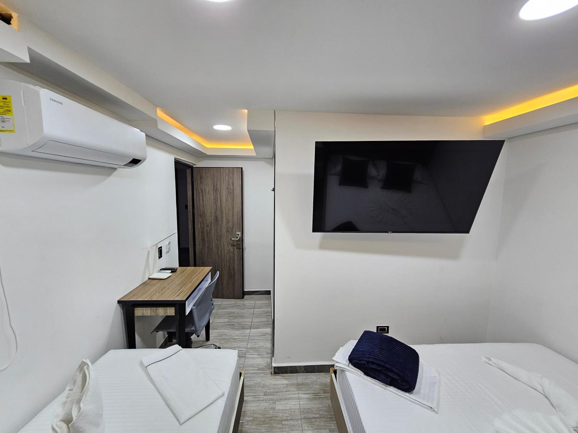 Hostel Boutique Nido De Loros Medellin Exterior photo