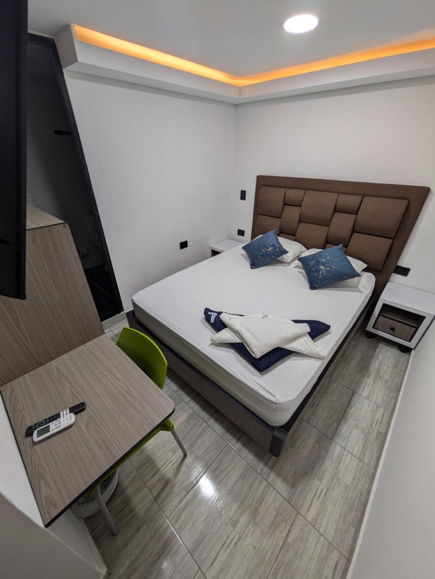 Hostel Boutique Nido De Loros Medellin Exterior photo
